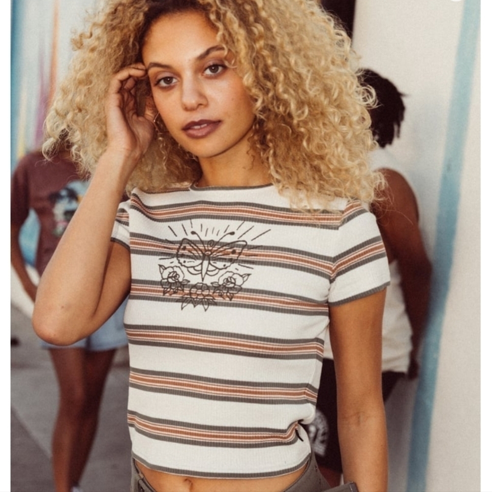 Tillys Fivestar General Co Butterfly Graphic Cream striped rib crop top Size M